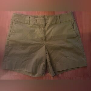 Ann Taylor Factory Womens green Flat Front Shorts With Pockets Size 6